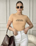 Camiseta Amor De Mãe Não Tem Medida Com Estampa Frontal