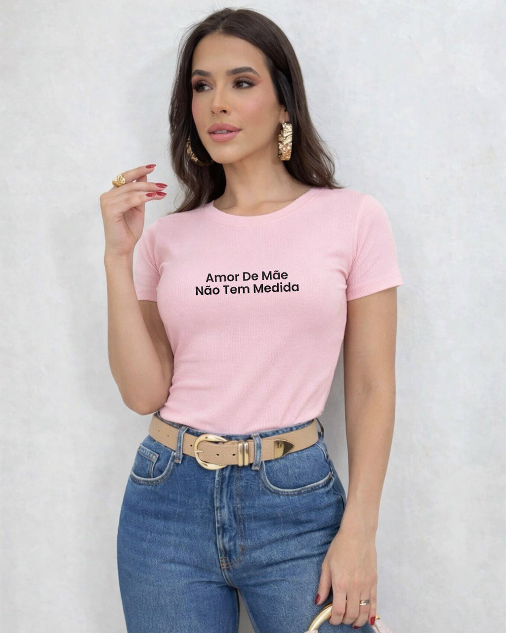 Camiseta Amor De Mãe Não Tem Medida Com Estampa Frontal