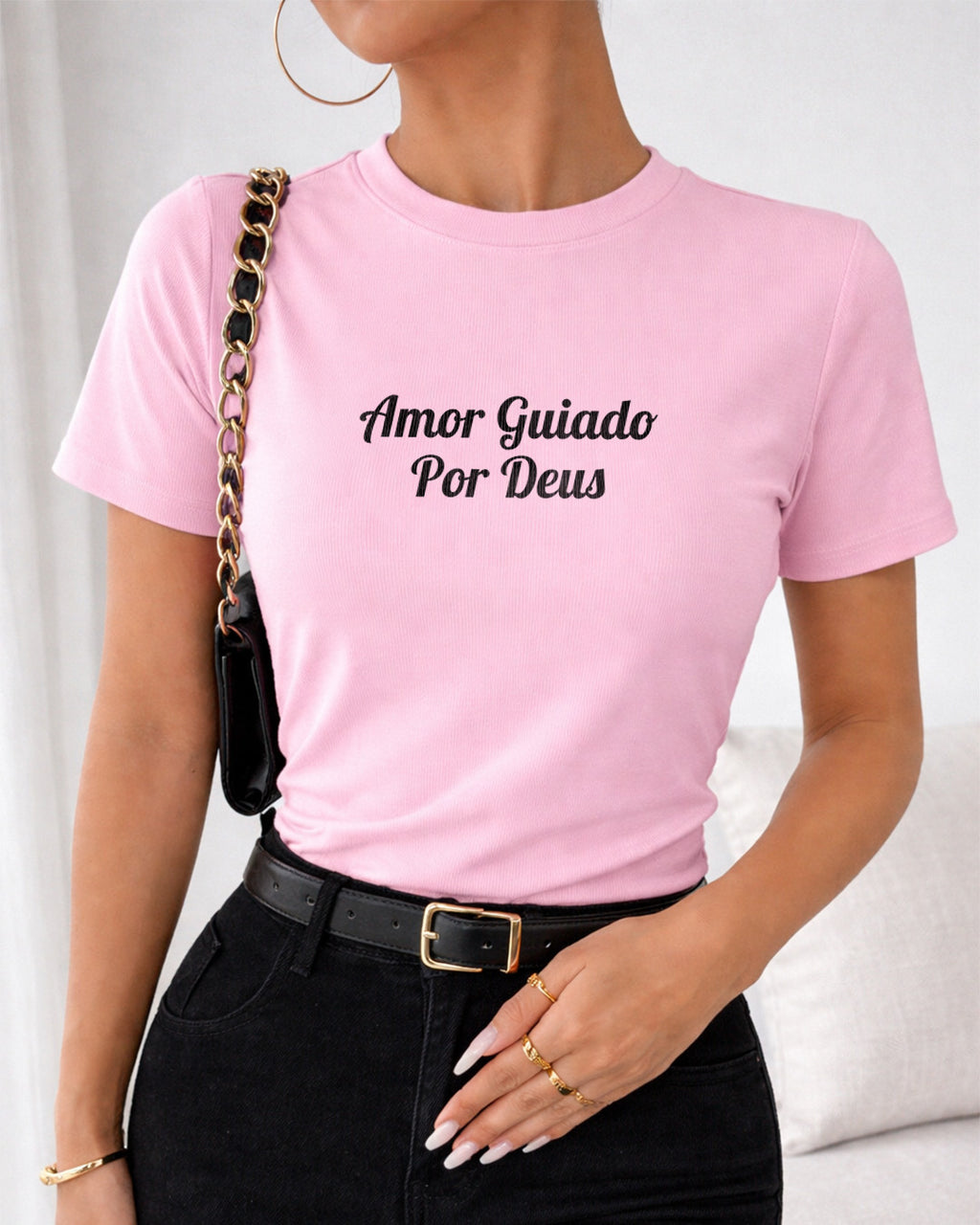 Camiseta Amor Guiado Por Deus Com Estampa Tipográfica