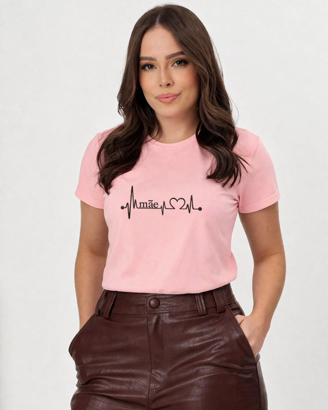 Camiseta Feminina Branca Mãe Batimento Cardíaco Estampa Minimalista com Coração