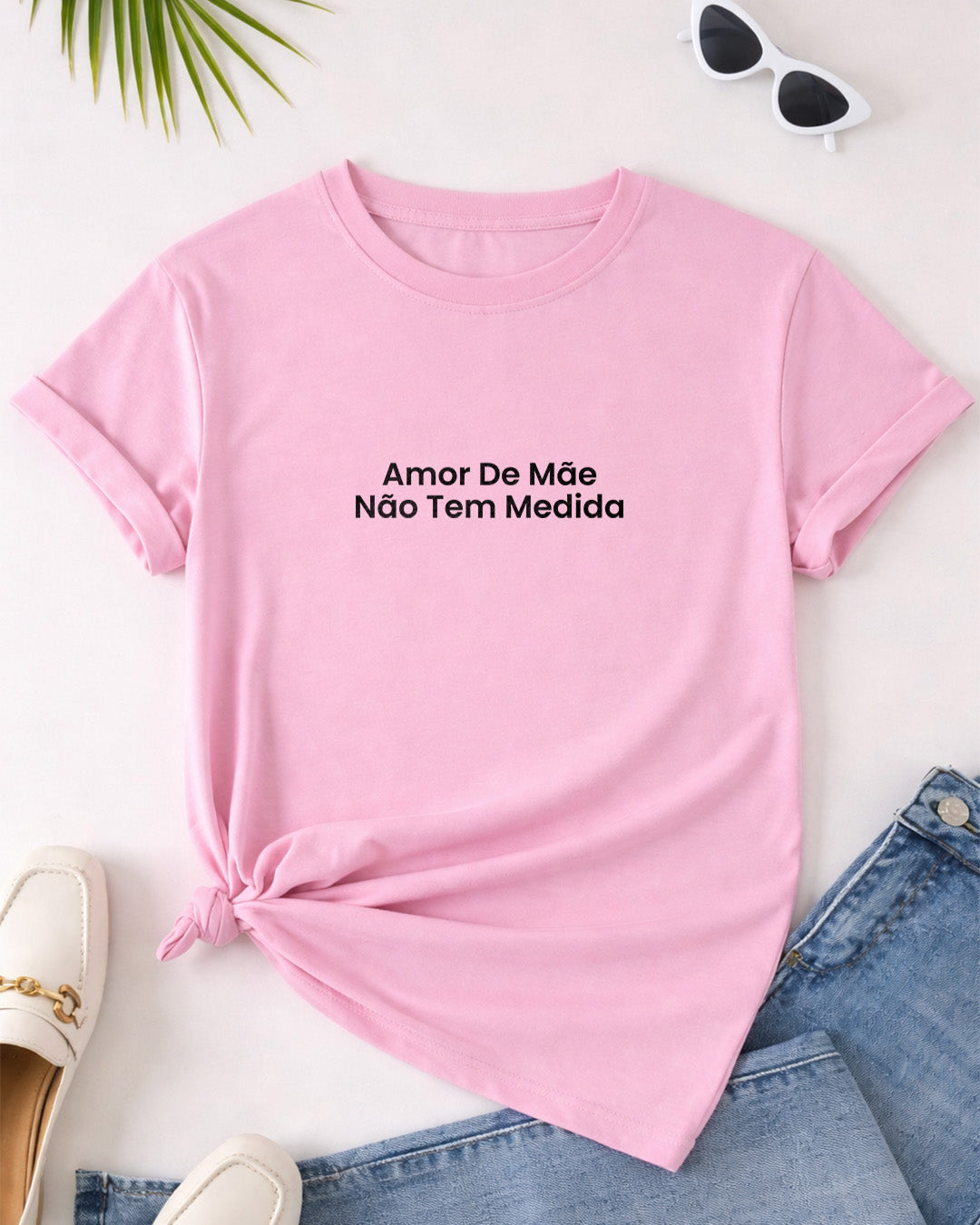 Camiseta Amor De Mãe Não Tem Medida Com Estampa Frontal