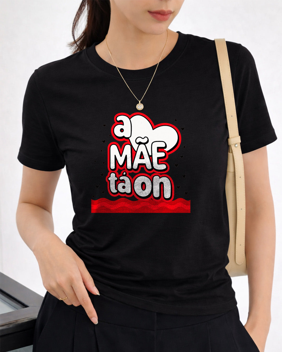 Camiseta A Mãe Tá On Com Estampa Frase Divertida