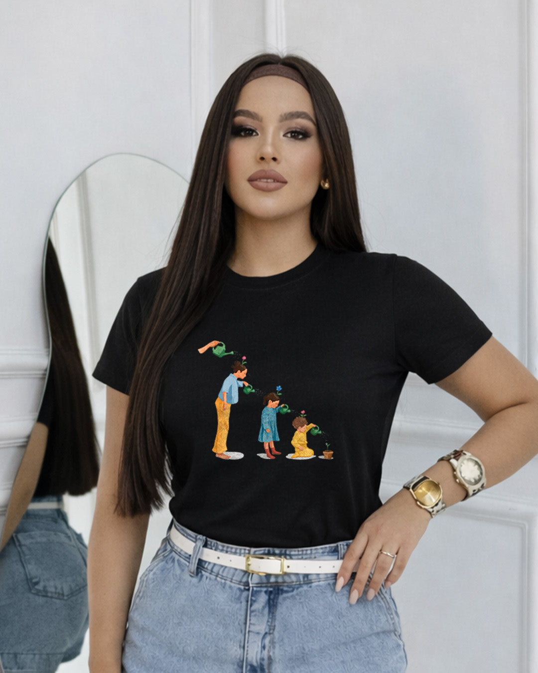 Camiseta Mãe Cultivando Amor Com Estampa Ilustração Familiar