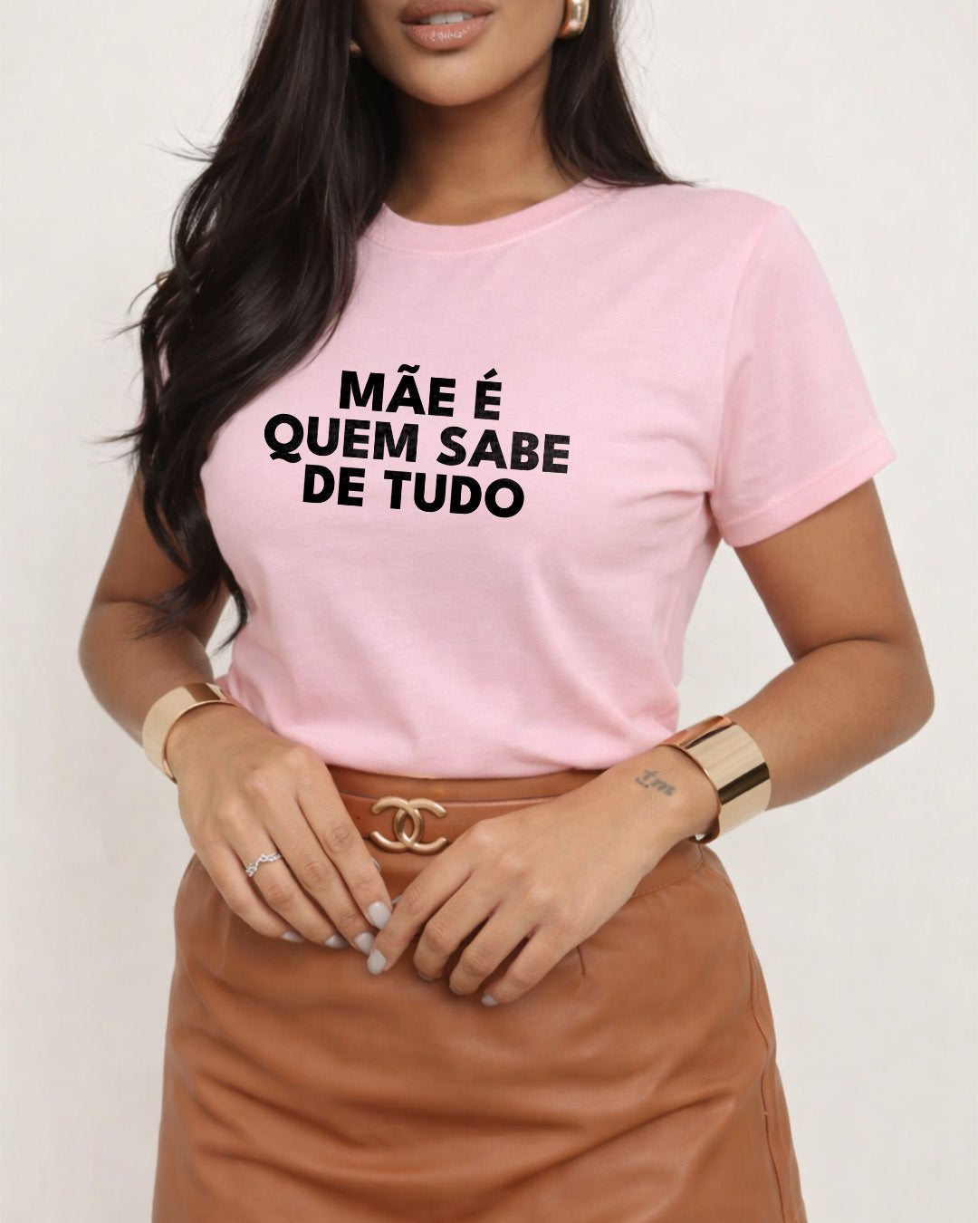 Camiseta Mãe É Quem Sabe De Tudo Com Estampa Frase Minimalista