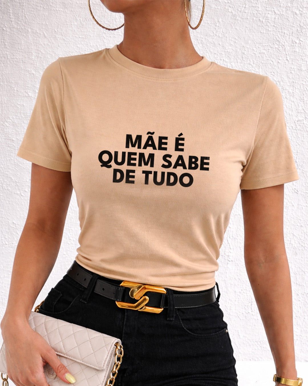 Camiseta Mãe É Quem Sabe De Tudo Com Estampa Frase Minimalista