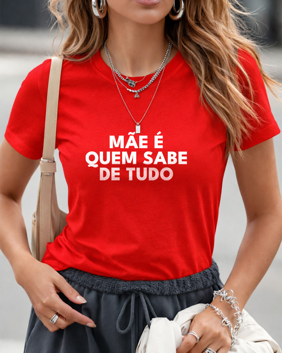 Camiseta Mãe É Quem Sabe De Tudo Com Estampa Frase Minimalista