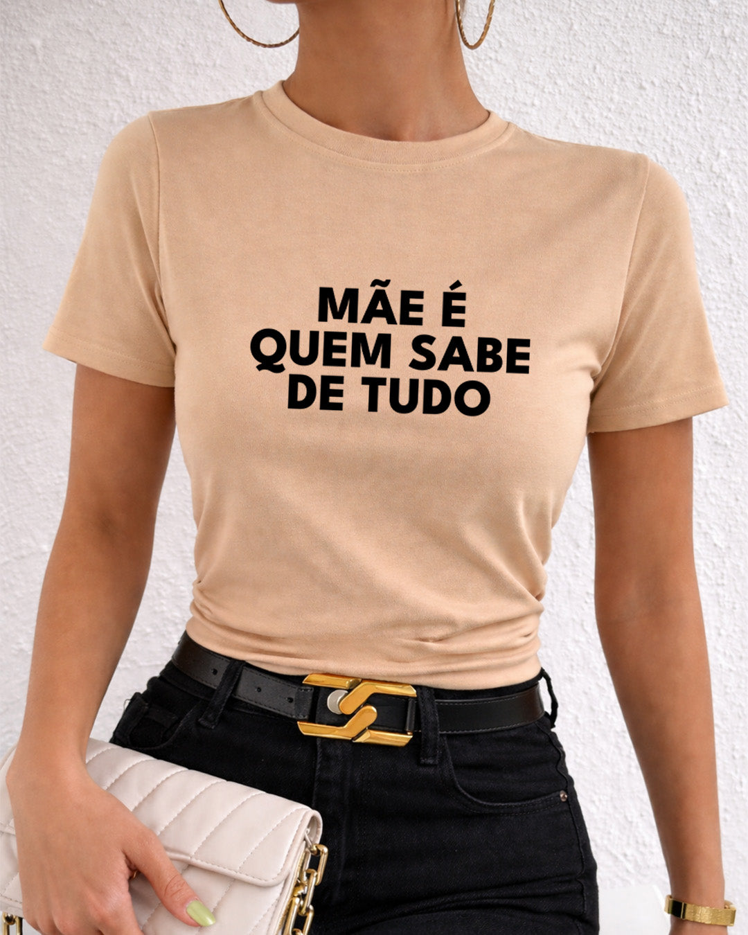 Camiseta Mãe É Quem Sabe De Tudo Com Estampa Frase Minimalista