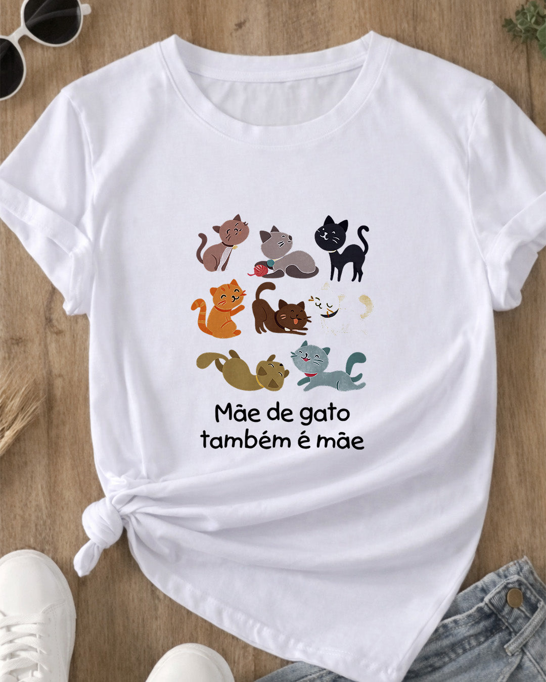 Camiseta Mãe De Gato Também É Mãe Com Estampa Gatinhos