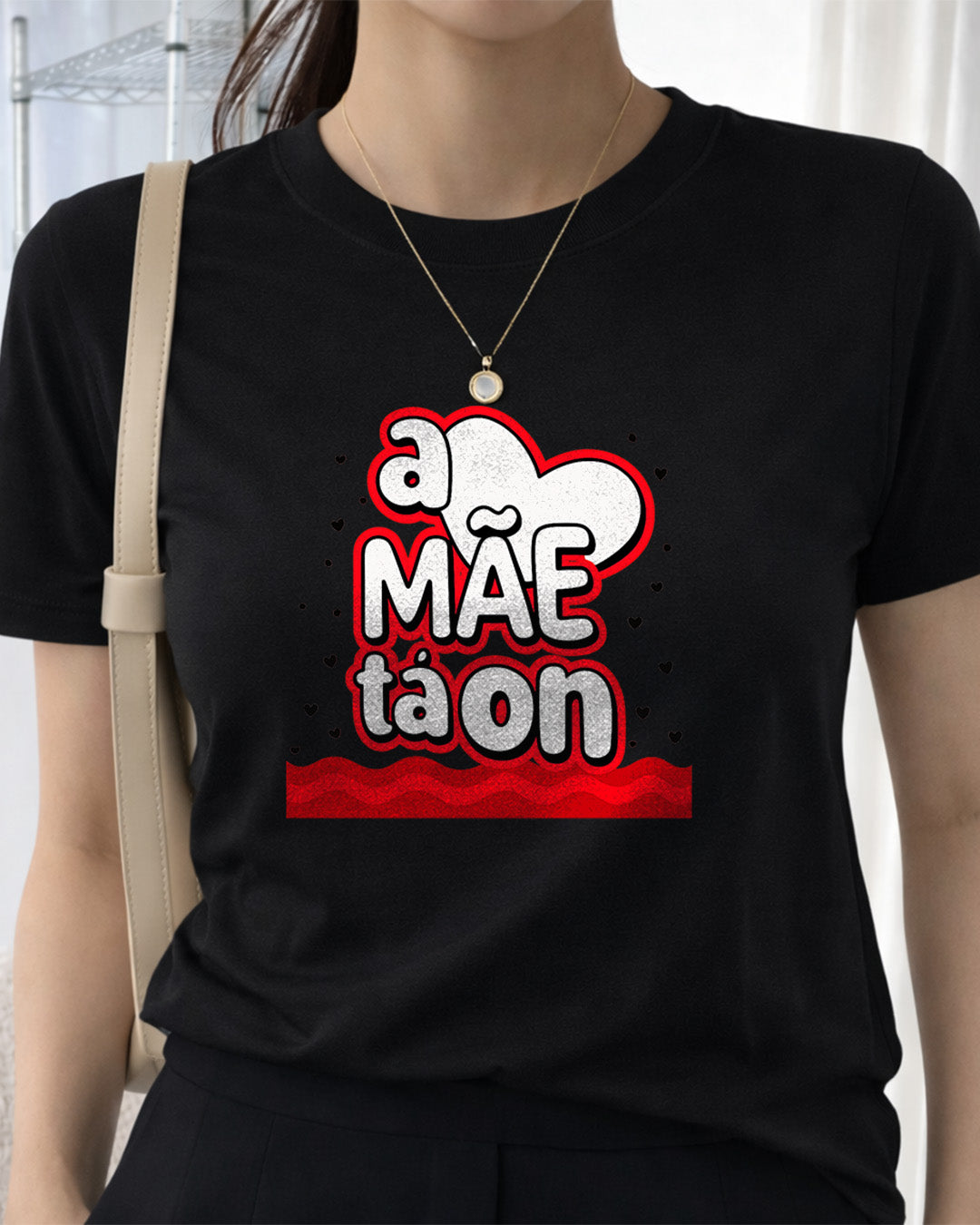 Camiseta A Mãe Tá On Com Estampa Frase Divertida