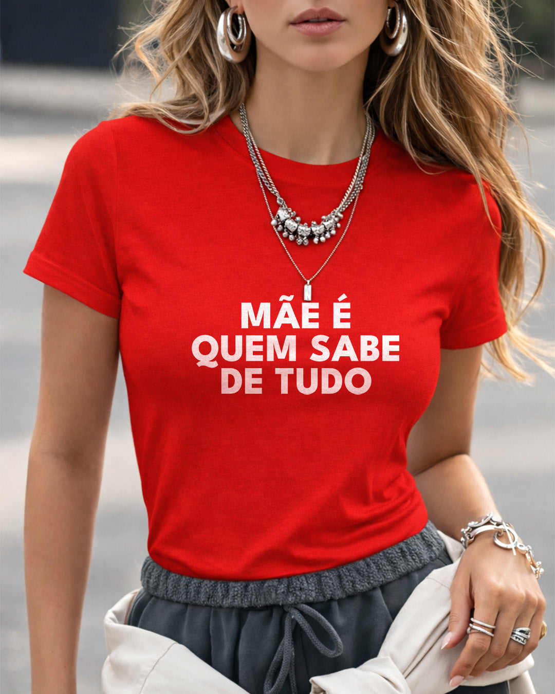 Camiseta Mãe É Quem Sabe De Tudo Com Estampa Frase Minimalista