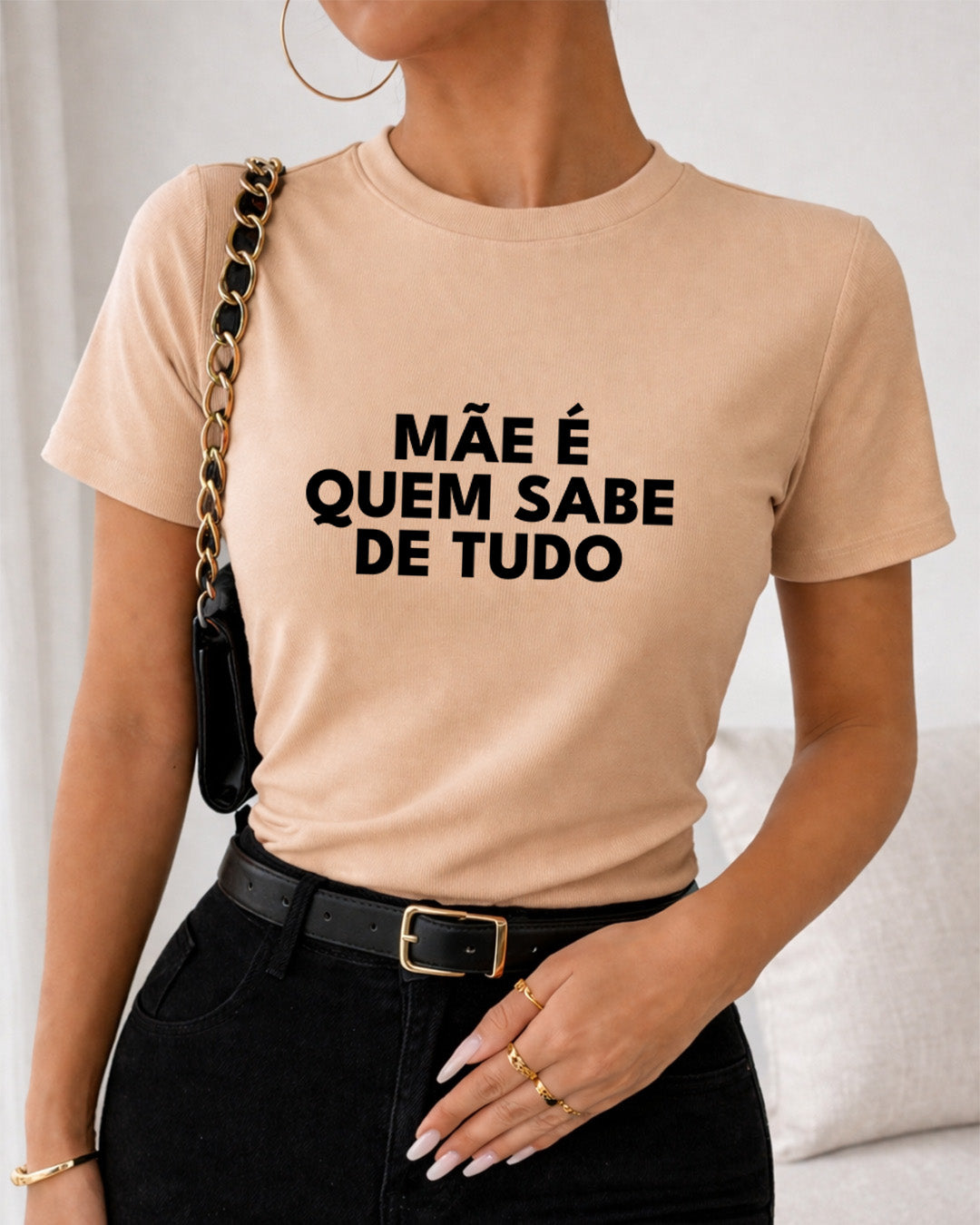 Camiseta Mãe É Quem Sabe De Tudo Com Estampa Frase Minimalista