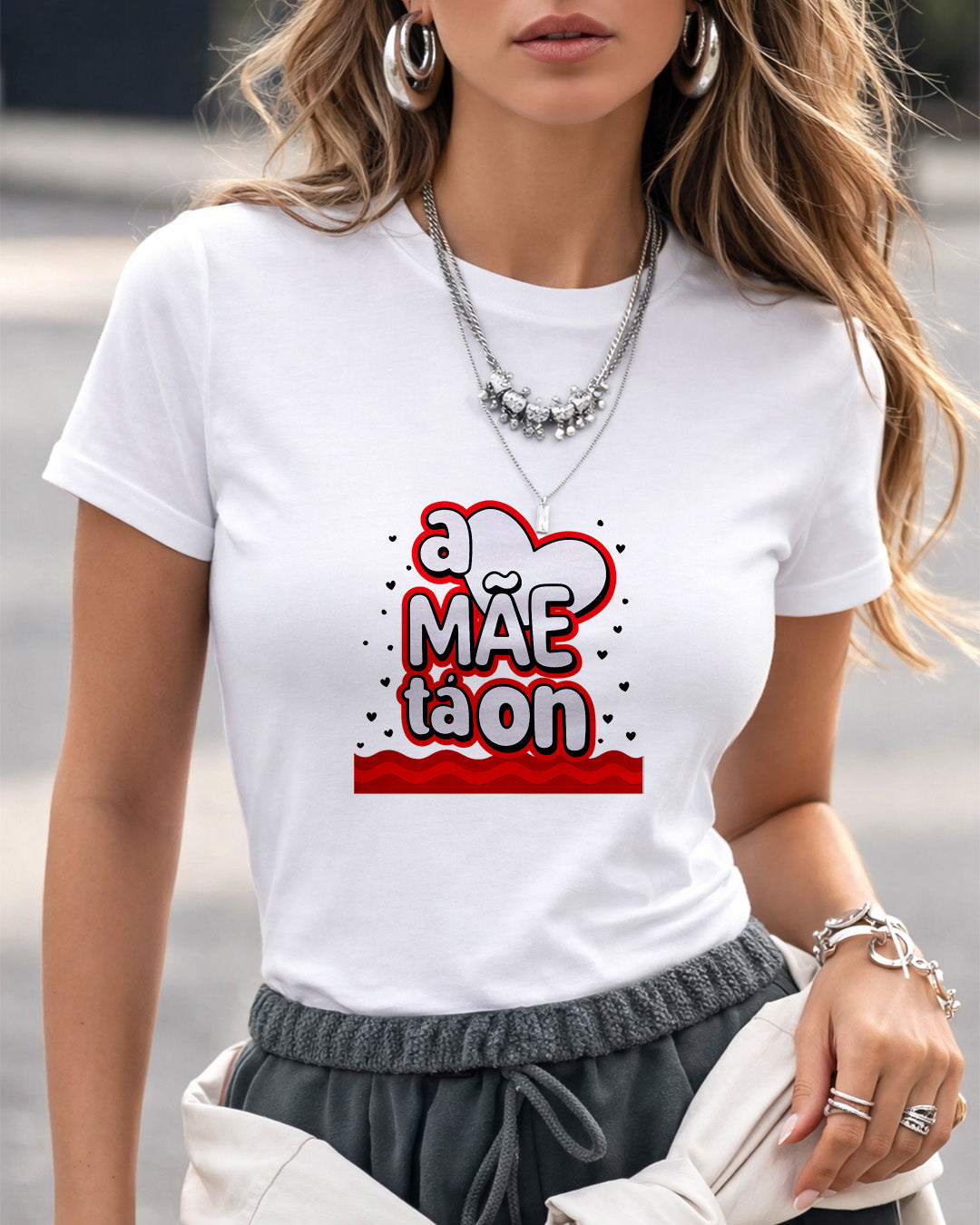 Camiseta A Mãe Tá On Com Estampa Frase Divertida