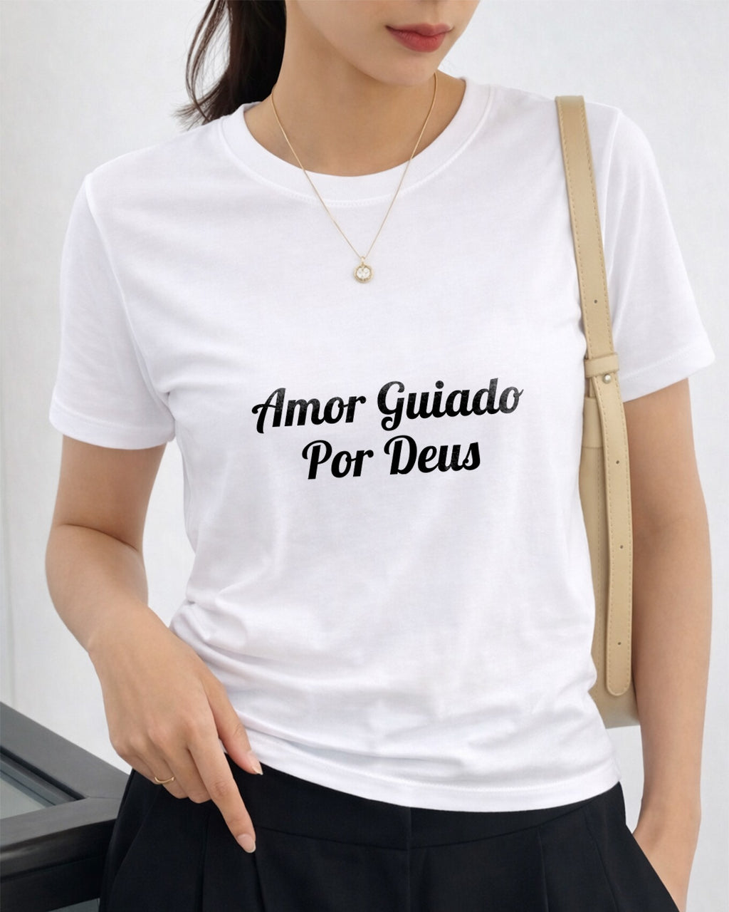 Camiseta Amor Guiado Por Deus Com Estampa Tipográfica