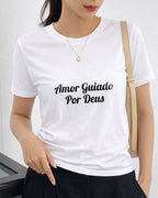 Camiseta Amor Guiado Por Deus Com Estampa Tipográfica