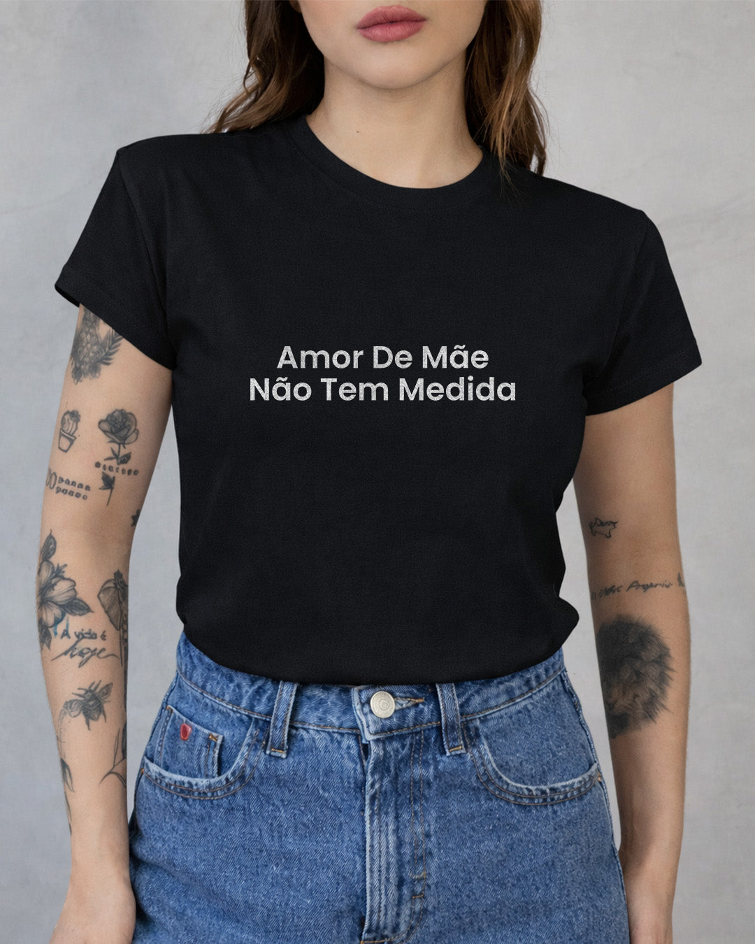 Camiseta Amor De Mãe Não Tem Medida Com Estampa Frontal