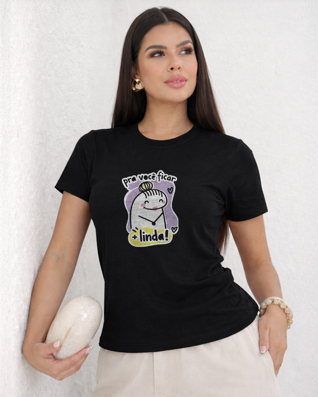 Camiseta Feminina Branca Pra Você Ficar + Linda Estampa Fofa com Ilustração Delicada