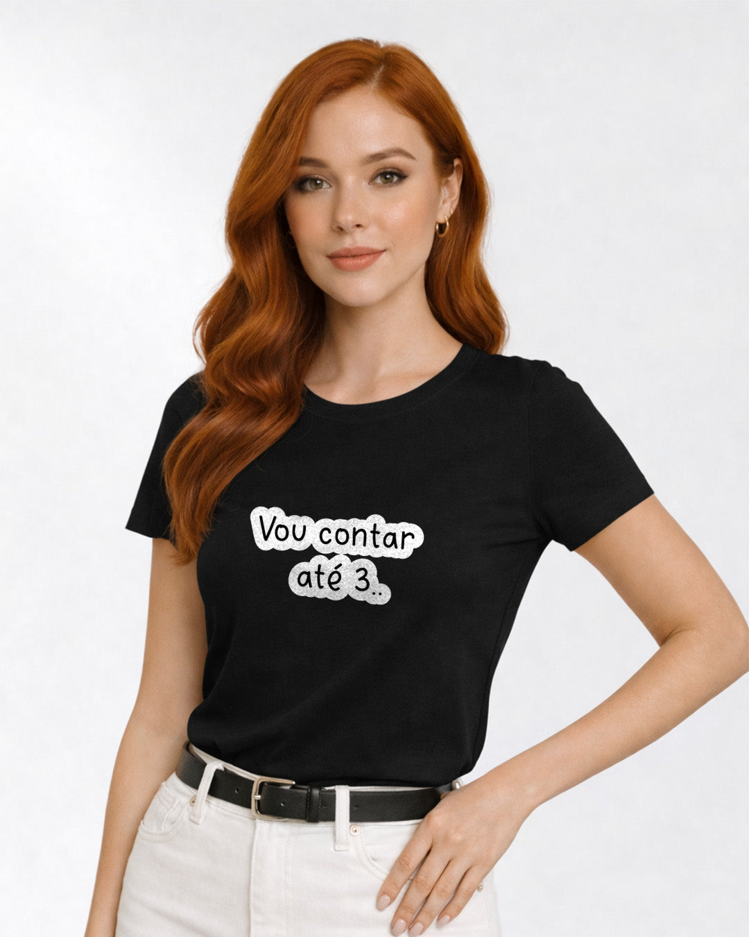 Camiseta Feminina Branca Frase Divertida de Mãe “Vou contar até 3…” Estampa Tipográfica em Preto