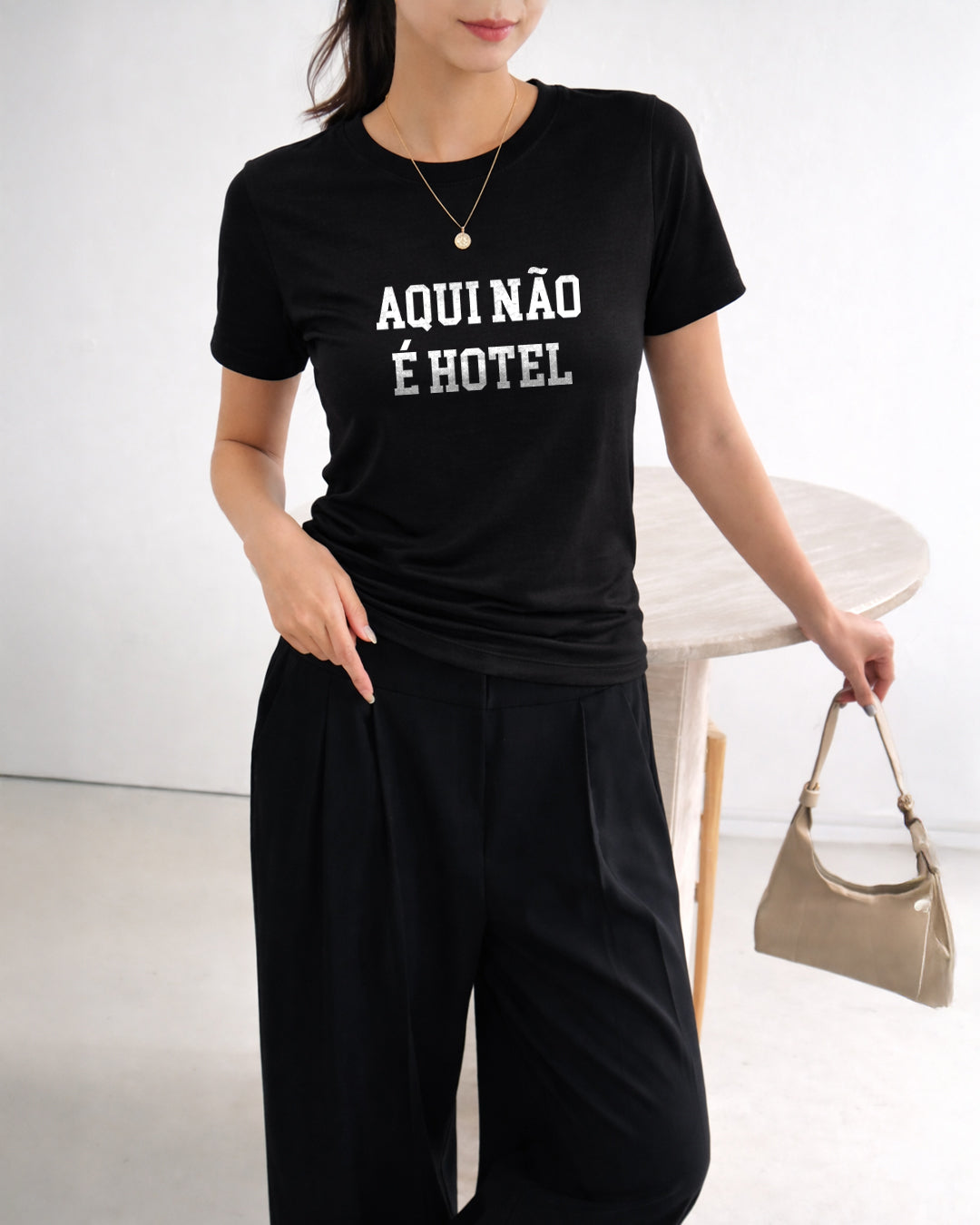 Camiseta 100% Algodão Feminina "Aqui Não É Hotel" Dia Das Mães