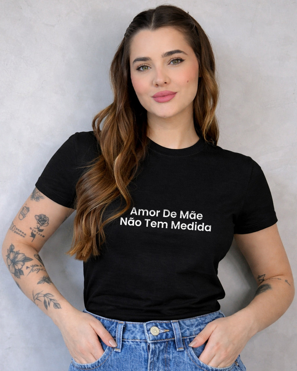 Camiseta Amor De Mãe Não Tem Medida Com Estampa Frontal