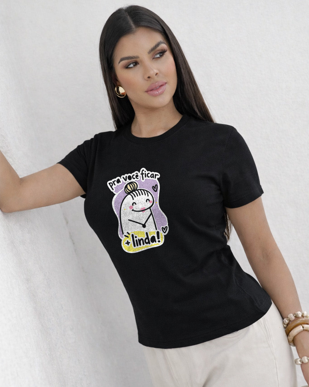 Camiseta Feminina Branca Pra Você Ficar + Linda Estampa Fofa com Ilustração Delicada