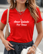 Camiseta Amor Guiado Por Deus Com Estampa Tipográfica
