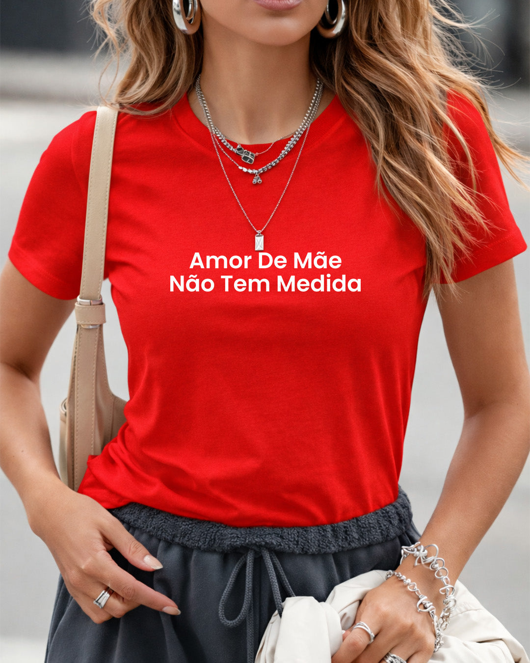 Camiseta Amor De Mãe Não Tem Medida Com Estampa Frontal