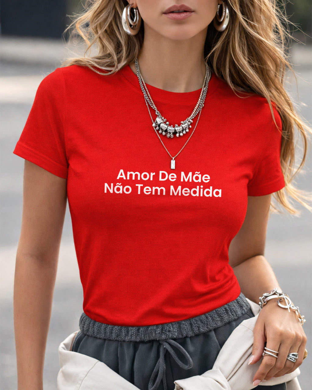 Camiseta Amor De Mãe Não Tem Medida Com Estampa Frontal