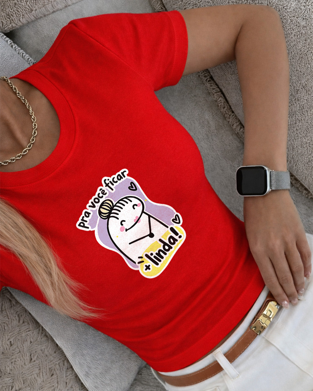 Camiseta Feminina Branca Pra Você Ficar + Linda Estampa Fofa com Ilustração Delicada